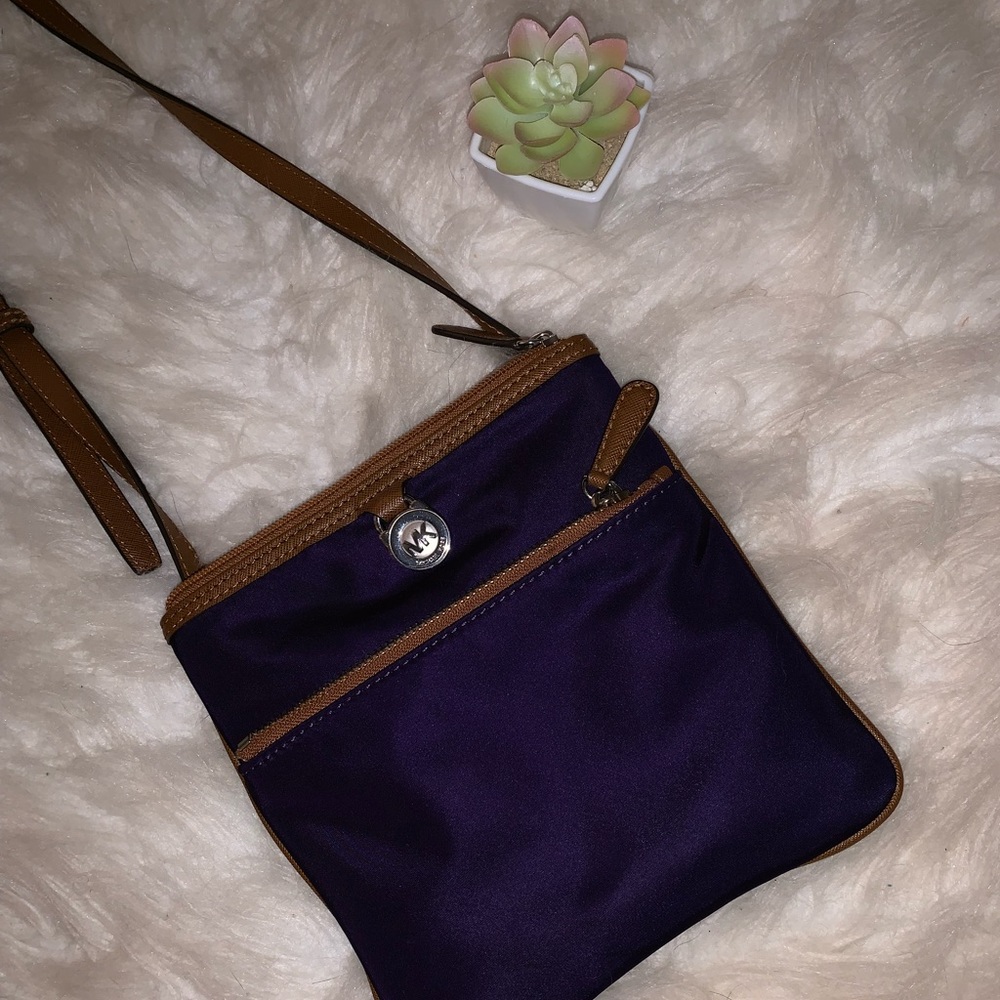 MICHAEL KORS CROSSBODY PURSE